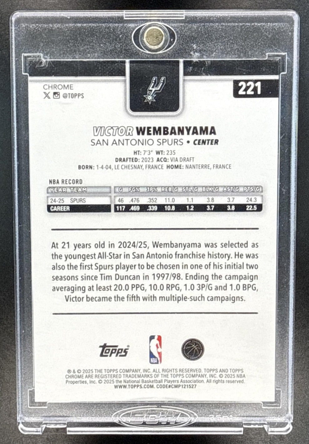 Victor Wembanyama Topps Chrome 2025-26 Green Speckle /99 SSP San Antonio Spurs