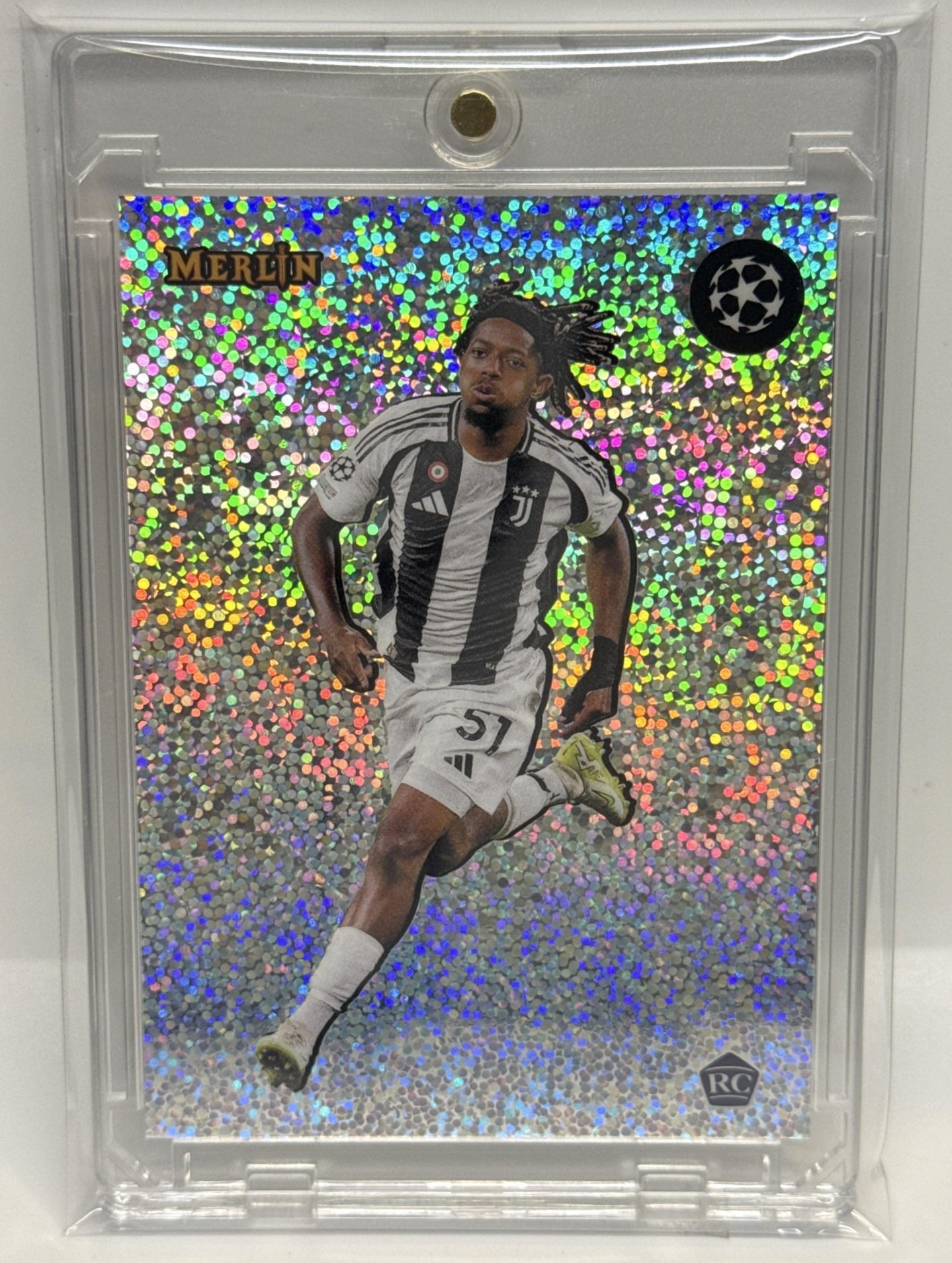 Samuel Mbangula Topps Merlin Chrome UCC 2024-25 The Shiny RC Juventus