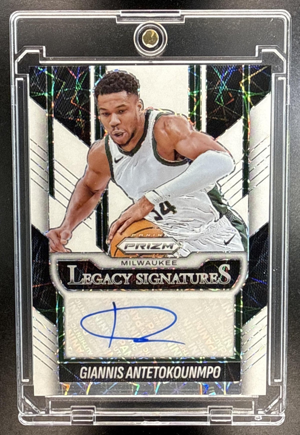 Giannis Antetokounmpo Panini Prizm 2025-26 White Lazer /85 Auto Milwaukee Bucks