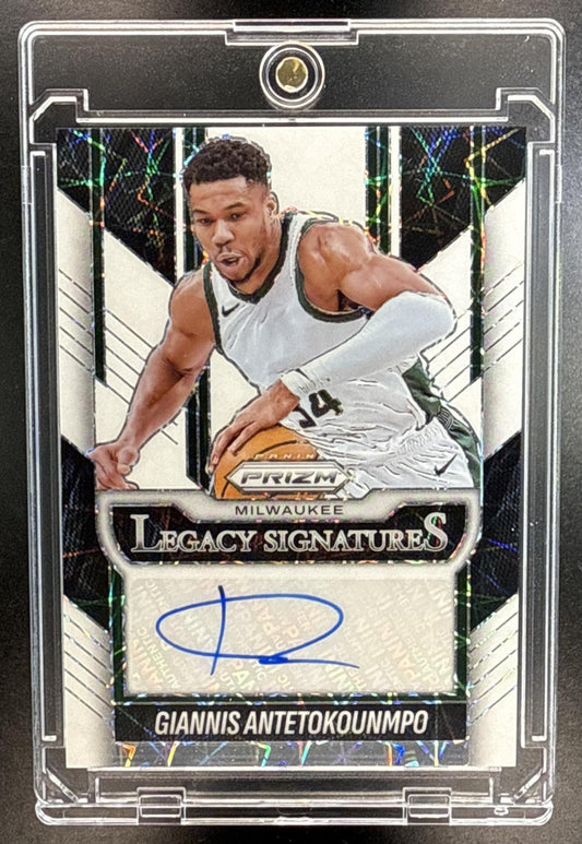 Giannis Antetokounmpo Panini Prizm 2025-26 White Lazer /85 Auto Milwaukee Bucks
