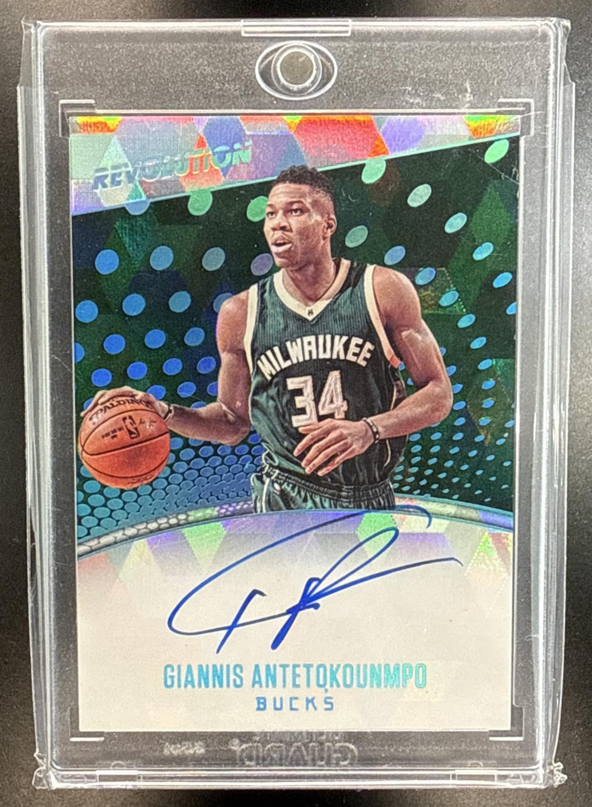 Giannis Antetokounmpo Panini Revolution 2017-18 Auto Cubic /50 Milwaukee Bucks