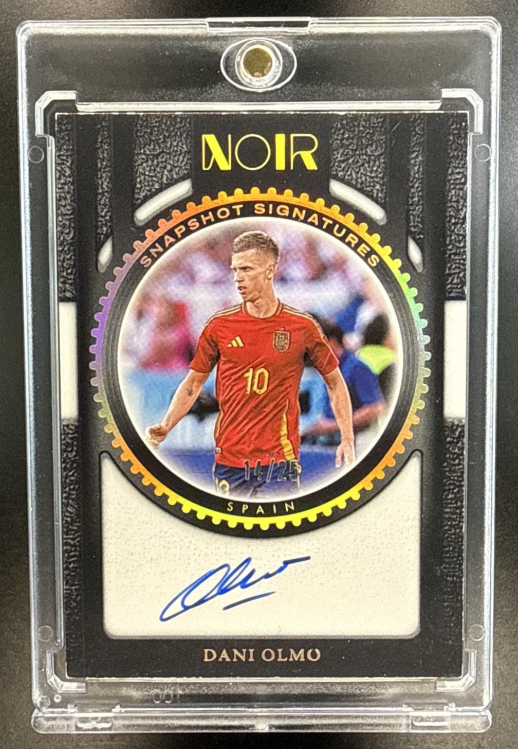 Dani Olmo Panini Noir 2024-25 Snapshot Signatures Gold /25 Auto Spain