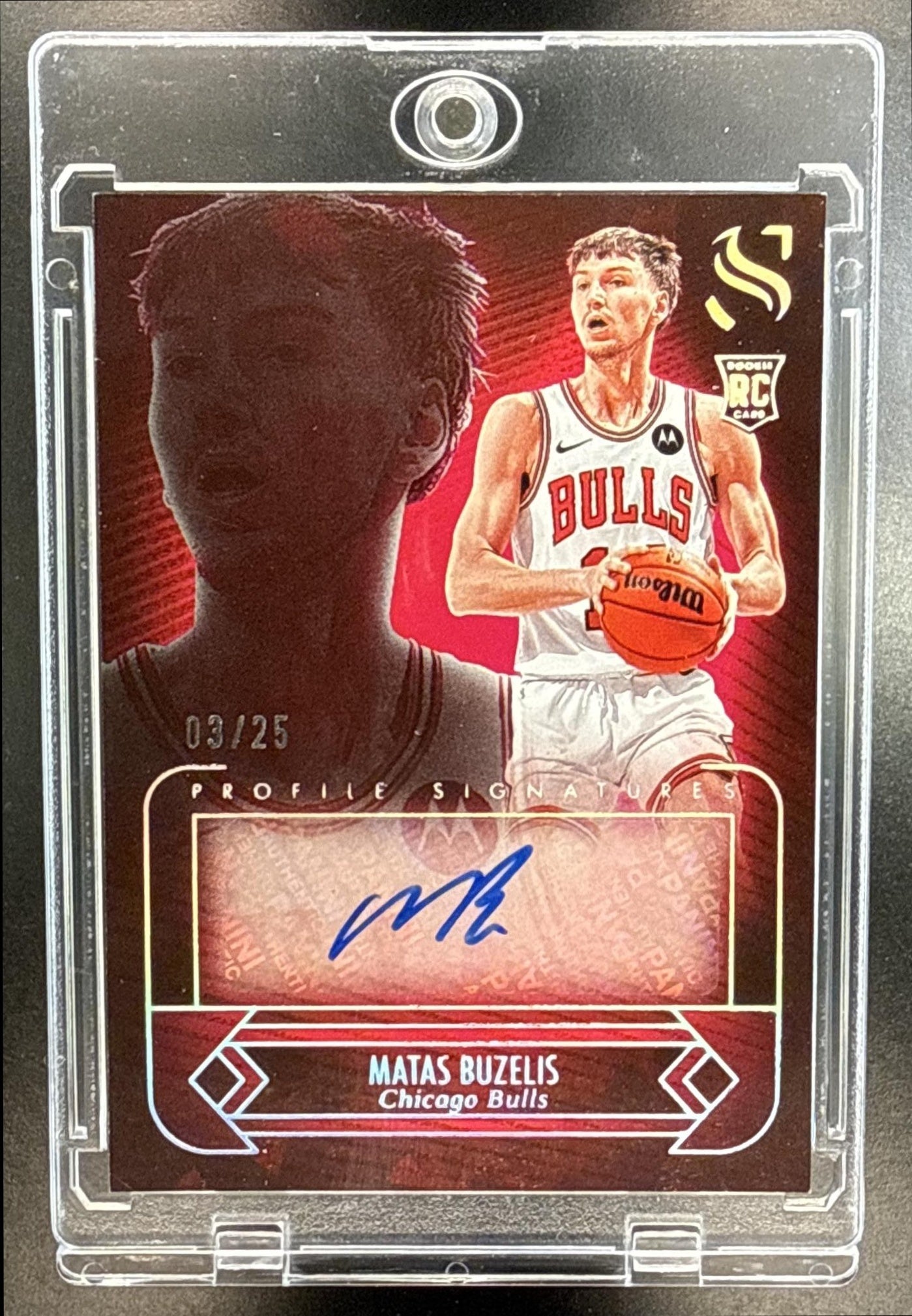 Matas Buzelis Panini Silhouette 2024-25 Cracked Ice /25 Auto RC Chicago Bulls