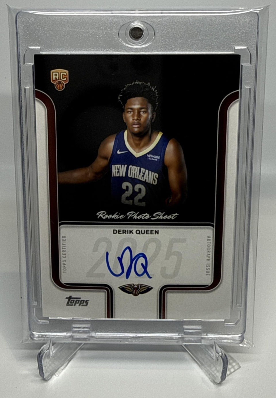 Derik Queen Topps 2025-26 Rookie Photo Shoot Auto RC New Orleans Pelicans
