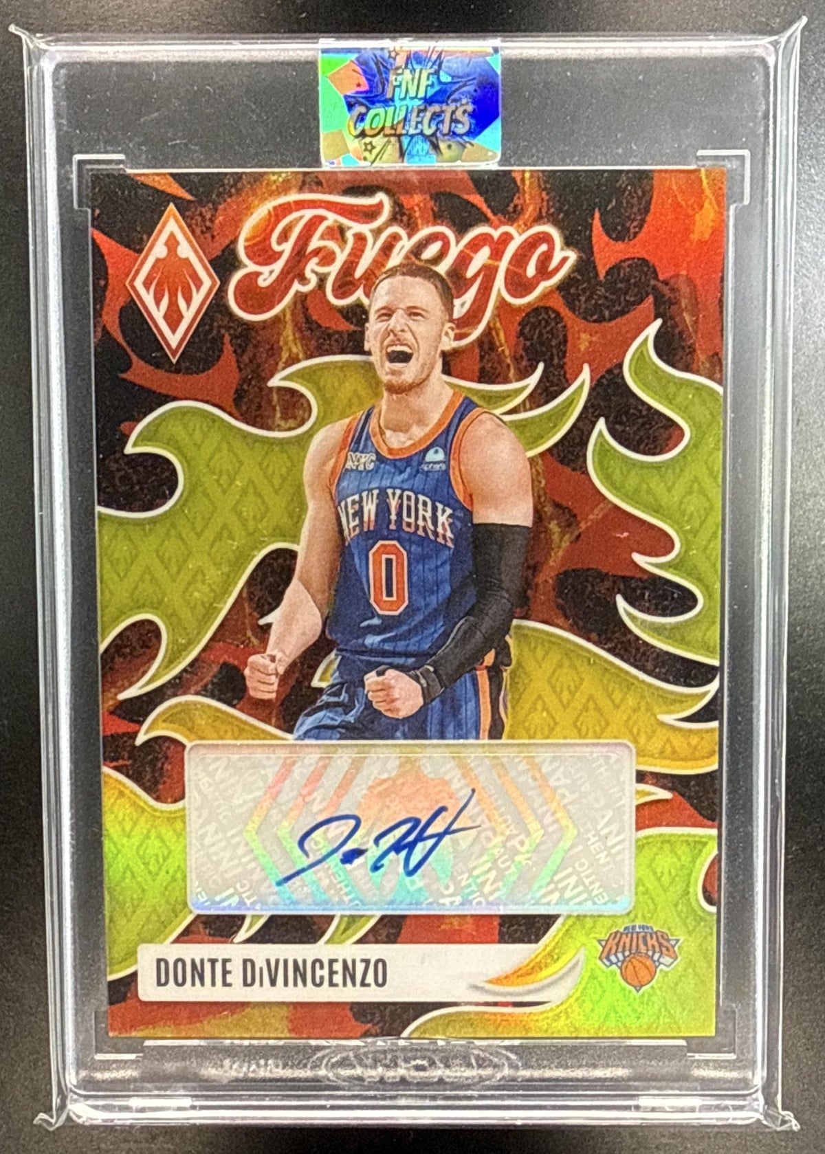 Donte DiVincenzo Panini Phoenix 2023-24 Fuego Yellow /35 Auto New York Knicks